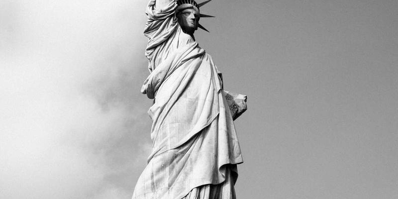 资产管理中的道德抉择：BCP投资如何平衡危机时期的短期收益与长期社会责任原则